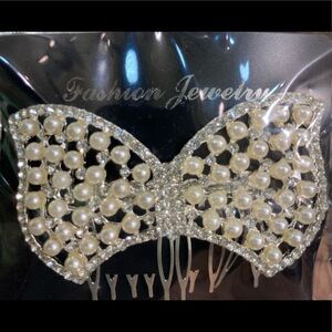 Elegant Rhinestone & Pearl Bridal Hair Comb